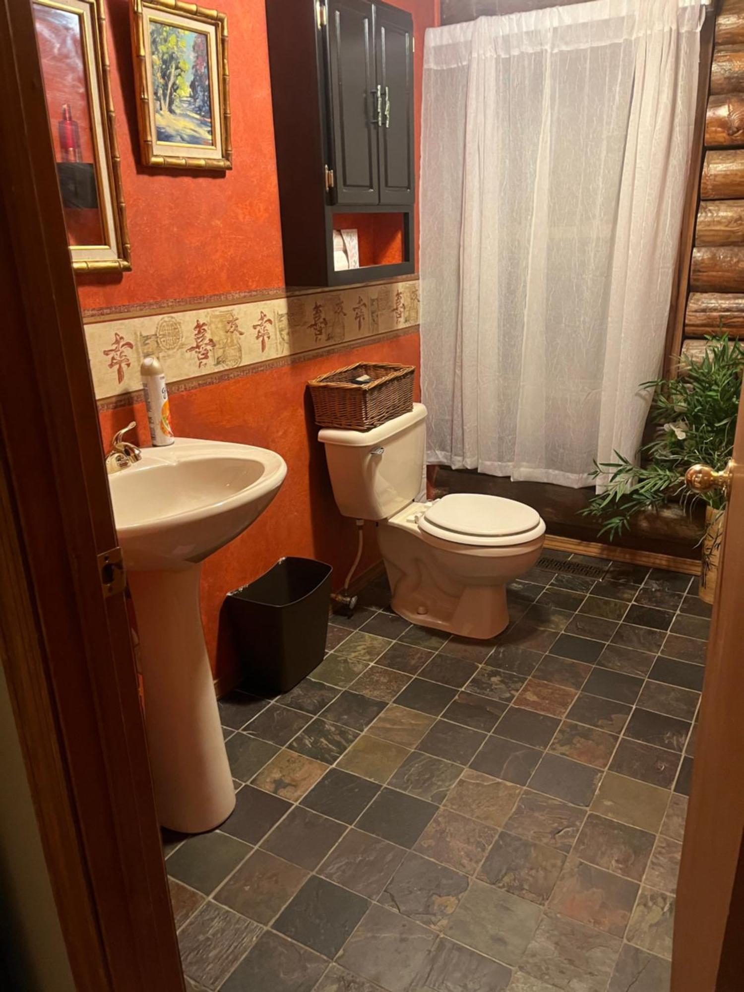 בלומינגטון Acorn Resort A Unique Retreat Cabin, 13 Acres Land מראה חיצוני תמונה